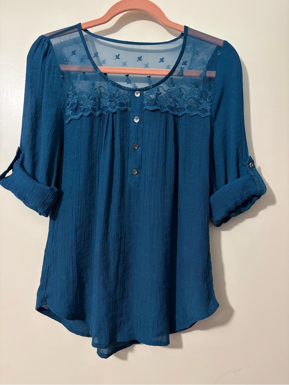 Mine brand Women’s Large long sleeve or 3/4 rolled sleeve blouse